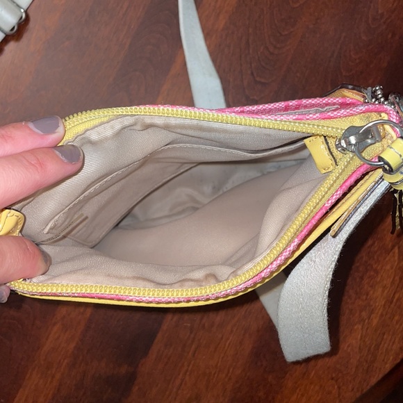 VINTAGE COACH CROSSBODY BAG - Picture 3 of 3